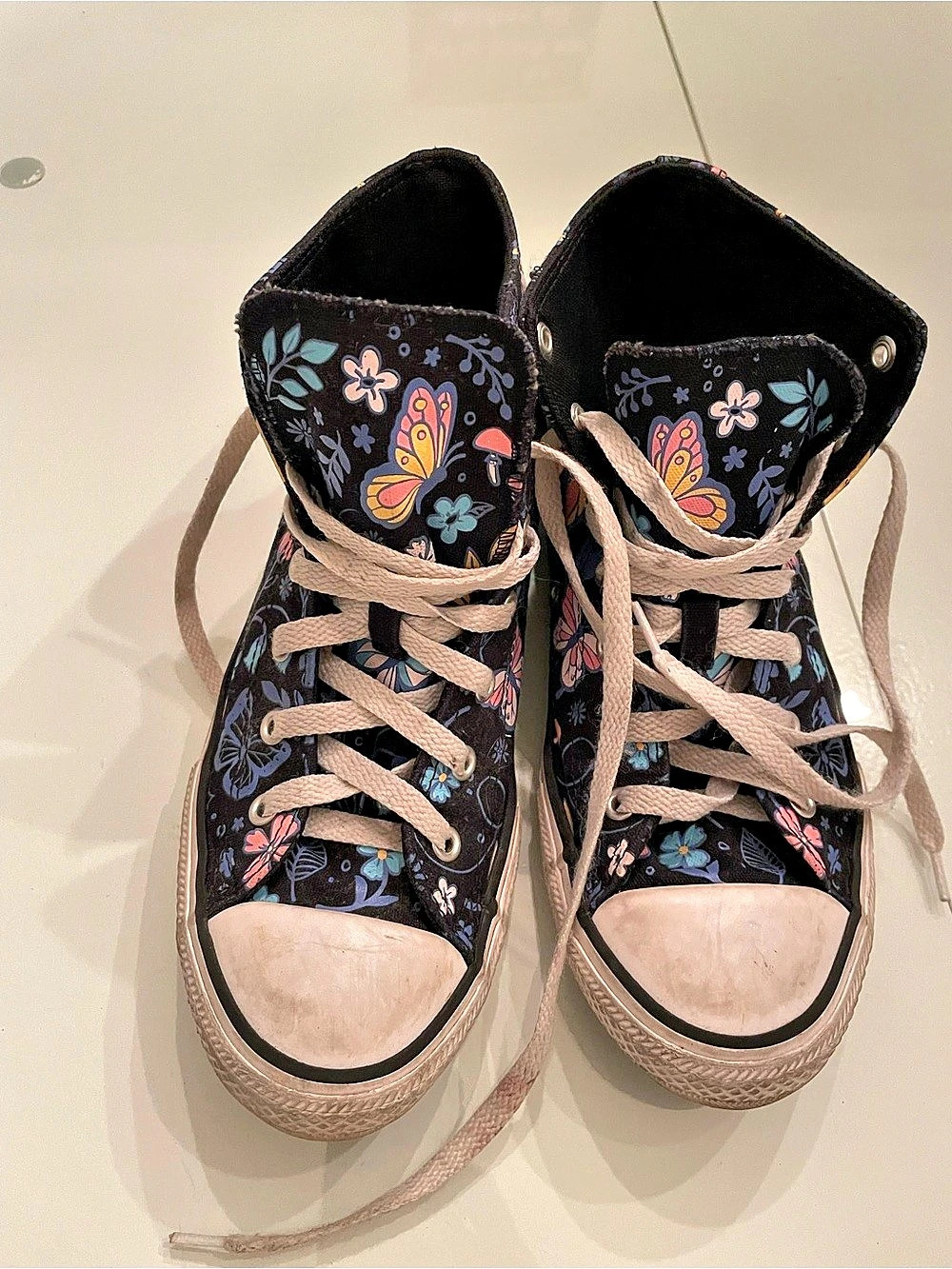 Converse Chuck Taylor All Star High GS Butterfly Floral Sneakers US 6